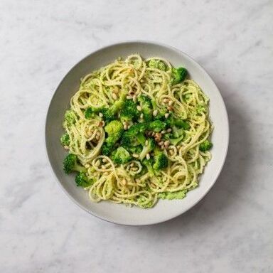 spaghetti with broccoli and pine nuts, Mediterranean diet